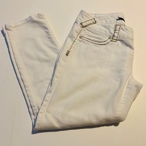 Maurices White Cropped Jeans - Size 5/6